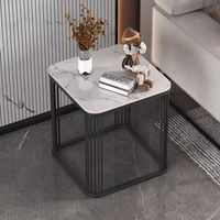 Meubles de salon modernes et minimalistes, table basse carrée luxueuse avec base en métal doré
