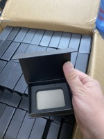 Boîte d'emballage en carton rigide avec fermeture magnétique et logo personnalisé, avec mousse pour les petits appareils électroniques