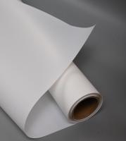 Film PET rétroéclairé imprimable jet d'encre à transmission lumineuse uniforme pour affichage publicitaire en caisson lumineux LED