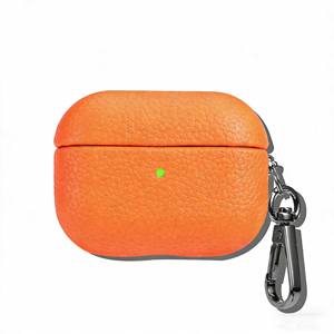 Funda de cuero de gamuza premium para AirPods 1/2/3/4/Pro/Pro2/Pro3 – Funda protectora magnética a prueba de golpes con protección completa del cuerpo - Product Image 1