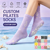 Chaussettes de yoga antidérapantes en gros, chaussettes de Pilates pour femmes, chaussettes de ballet imprimées avec grip, chaussettes de sport de luxe en coton personnalisées pour femmes