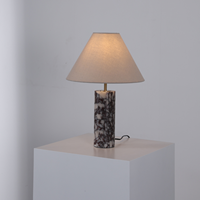 Lampe de table en marbre naturel au design moderne et épuré pour chambre à coucher, salon, bureau, hôtel, éclairage d'ambiance