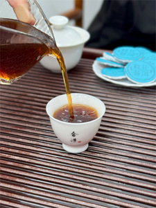 Juego de Té Nuonuo Directo de Fábrica, 250g y 30 Variedades de Té Suelto y Pequeños Pasteles de Té, MOQ Bajo y OEM - Product Image 2