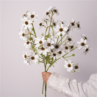 Promo! Bunga Daisy Artificial 66cm Warna Putih dan Pink, Sentuhan Alami untuk Dekorasi Pernikahan, Rumah, Taman, Wisuda