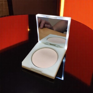 Palettes d'ombres à paupières cosmétiques en plastique OEM avec lumière LED - Product Image 1