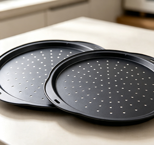 Russell Hobbs COMBO-5447 Lot de 2 plaques de cuisson perforées antiadhésives pour pizza 37 cm sans PFOA en acier inoxydable bleu marbre Nightfall - Product Image 2