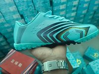 En stock, chaussures de football, chaussures de sport respirantes avec doublure en mesh, légères, antidérapantes, pour entraînement sur gazon, pour les sports de plein air