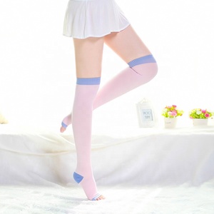 Chaussettes <span class=keywords><strong>de</strong></span> compression jetables à bout ouvert pour femmes, au-dessus du genou, pour dormir, pour varices, avec logo personnalisé - Product Image 3