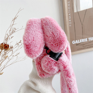 Bandoulière en fourrure en peluche pour <span class=keywords><strong>iPhone</strong></span> <span class=keywords><strong>12</strong></span> <span class=keywords><strong>Mini</strong></span> 11 13 14 15 Pro Max XS Max XR X SE 2022 6S 6 7 8 Plus Couverture de lanière de cou - Product Image 3