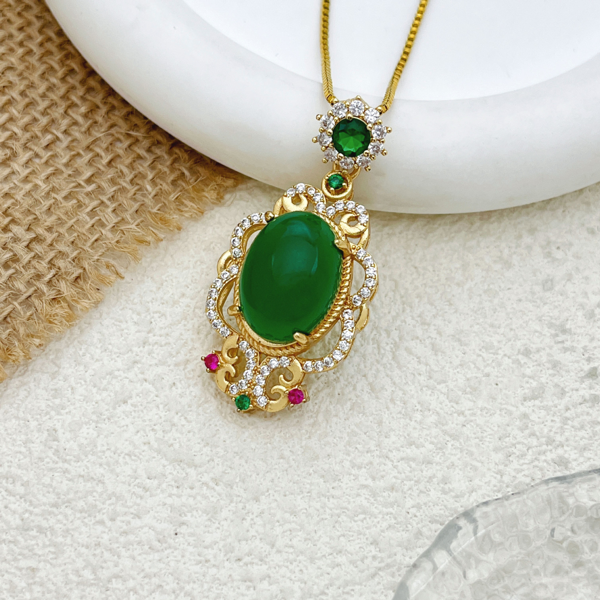 Xl1295 hollow elliptical necklace in gold