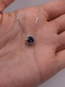 Collar con Colgante de Lujo en Forma de Cisne con Engaste de Oro de 14K y Alejandrita, Piedra de Nacimiento de Junio para Mujer, Elvora Gems - Product Image 2