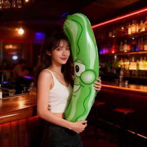 Jouet gonflable en forme de concombre 80 cm vert en PVC, accessoire de farce pour bars, discothèques et fêtes - Product Image 2