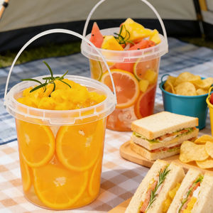 Seau à boisson en plastique PP transparent avec poignée et couvercle, jetable, grande capacité, pour jus de fruits et autres boissons, vente en gros - Product Image 3