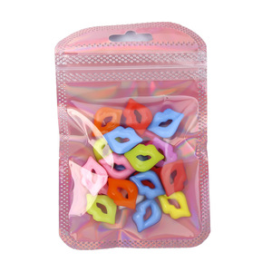 Accessoires pour ongles en résine 3D en gros, motifs lèvres rouges volumineuses - Product Image 4
