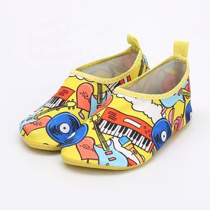 Chaussures d'eau à séchage rapide pour enfants, sandales de pataugeoire, pieds nus, pour la plage, pour garçons et filles, tendance 2020 - Product Image 2