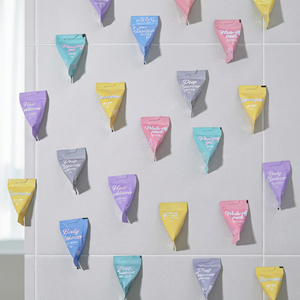 Ensemble de soins de la peau de voyage Mini Triangle Pouch 3g X 10 couleurs Pack - Product Image 3