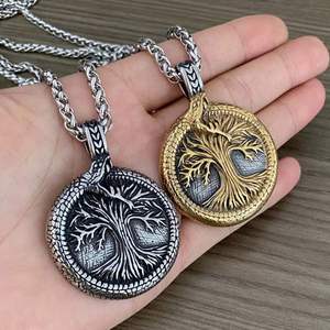 Collier pendentif en acier titane pour homme, style vintage, arbre de vie viking, charme Ouroboros, bijoux de mythologie nordique - Product Image 1