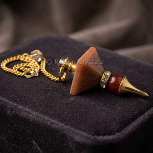 Péndulos de pirámide de aventurina melocotón - Gema tallada con temática de amor, origen Gujarat |   En venta - Product Image 2