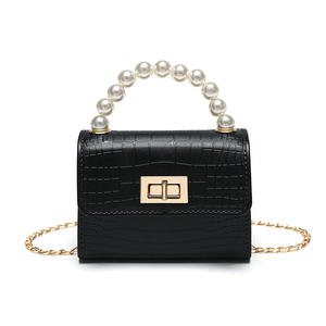 批发时尚小设计师珍珠钱包皮革手提袋女2025链迷你果冻女包 - Product Image 5