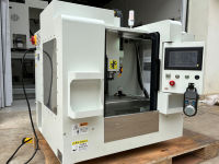VMC-215 Petite fraiseuse CNC domestique légère, mini centre d'usinage vertical à trois axes de bureau, 220V multifonctionnel