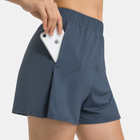 Shorts plissés pour femme, coupe droite, légers et respirants, avec grandes poches latérales, idéaux pour l'été et le jogging décontracté