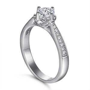 Bague de fiançailles et de mariage élégante en argent sterling 925, tendance, sertie de zircon cubique, sertissage à griffes, plaquée rhodium pour femmes - Product Image 3