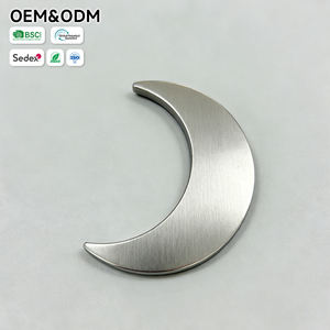 Set di Magneti per Frigorifero a Forma di Cuore in Acciaio Inossidabile Spazzolato, Design Minimalista, Forte Magnetismo, Antiruggine e Durevole - Product Image 2