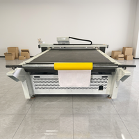 Cortadora Automática CNC con Cuchilla Oscilante para Corte de Paneles Publicitarios, Mesa de Vacío para una Fijación Estable