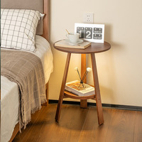 Table d'appoint avec rangement à 2 niveaux, pieds triangulaires stables, petite table d'appoint pour canapé, chambre à coucher, salon, gain de place