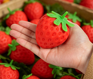 Juguete Blandito de Fresa Kawaii, Pelota Antiestrés de PU, Juguete Sensorial Realista con Forma de Fruta para Niños y Adultos, Regalo - Product Image 2