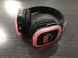 F39 Auriculares Inalámbricos Plegables para Fiesta Silenciosa con Logotipo Personalizado, 500M, LED, Silenciosos, Estéreo, DJ, 2 o 3 Canales, Venta al Por Mayor - Product Image 4