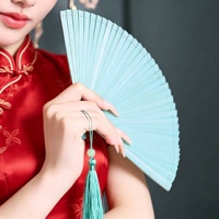 Éventail élégant avec nervures en bambou, cadeau idéal pour les invités de mariage