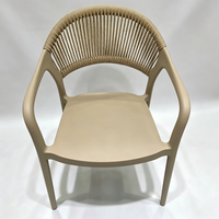 Fauteuil de patio en rotin synthétique HDPE, empilable, résistant à l'eau et toutes les intempéries, idéal pour jardin, balcon, piscine, café, hôtel - Vente en gros usine