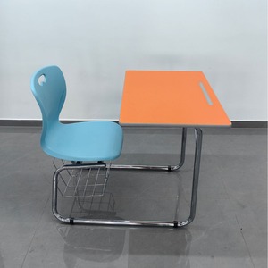 ชุดโต๊ะและเก้าอี้นักเรียน ขาโลหะ ท็อปพลาสติกสีส้ม เฟอร์นิเจอร์โรงเรียนปรับระดับได้ ดีไซน์ทันสมัย 70x50x87 ซม. - Product Image 2