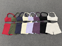 Ensemble 2 pièces de sport : Soutien-gorge de sport à col halter et short cycliste taille haute à dos croisé en V, tenue d'entraînement et de yoga, vêtements de sport personnalisables avec logo
