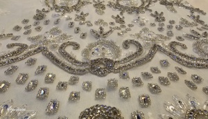 Top vente 100% polyester luxe perlé tissu avec Zircon fait à la main fournisseur indien tissé maille motif vêtements de mariage - Product Image 2