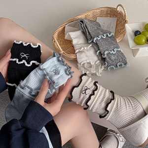 Chaussettes en dentelle pour femmes, mi-mollet, respirantes, en coton, motif nœud, noir, bleu, blanc, gris, blanc cassé, mode jeunesse, printemps-été - Product Image 1