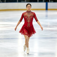 Robe de patinage artistique rouge à col haut et manches 3/4, tissu en maille avec strass, costume de performance pour enfants et adultes