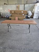 Table Ronde Pliante d'Extérieur en Bois de 180 cm avec Structure Métallique, Design Moderne, Idéale pour Parcs, Villas et Entrepôts – Vente Flash