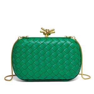 <span class=keywords><strong>Ultime</strong></span> <span class=keywords><strong>Tendenze</strong></span> Moda 2025 Pochette Metallica Dorata da Donna per Feste di Matrimonio Borsa da Sera Popolare da Donna con Catene - Product Image 4