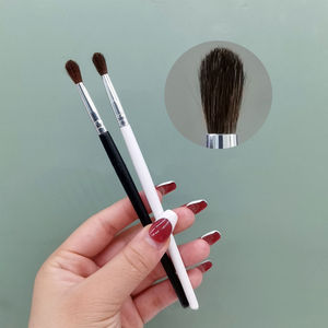 Petit <span class=keywords><strong>pinceau</strong></span> <span class=keywords><strong>ombre</strong></span> à paupières personnalisé en gros poils de poney naturels Détails sur la paupière <span class=keywords><strong>Pinceau</strong></span> estompant les taches - Product Image 1