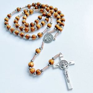 Rosario Religioso de Madera con Cuentas, Cruz Católica, Cuentas de Oración, Colgante de Jesús y San Benito - Product Image 6