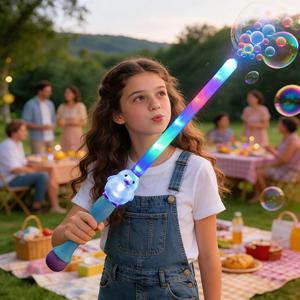 Épée à bulles portable unisexe en PE, poignée pingouin lumineuse, baguette magique musicale, thème ROMANCE, jouet d'été pour fêtes en extérieur, vente chaude - Product Image 3