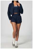 Ensemble de sport 2 pièces pour femme : veste zippée avec trous pour les pouces et short taille haute, passepoil contrastant, matière ultra douce, tenue de gym