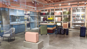 Sac de voyage sur mesure, meubles de magasin, éclairage Led, valise de détail, accessoires de magasin, présentoir à bagages en bois personnalisé, étagère - Product Image 6