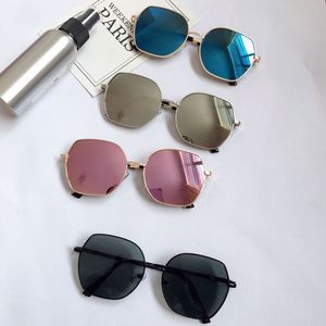 Oval Frame Women Sunglasses Metal Half Frame Dazzling Black Lens Outdoor Sports Artistic Retro Style - Product Image 4