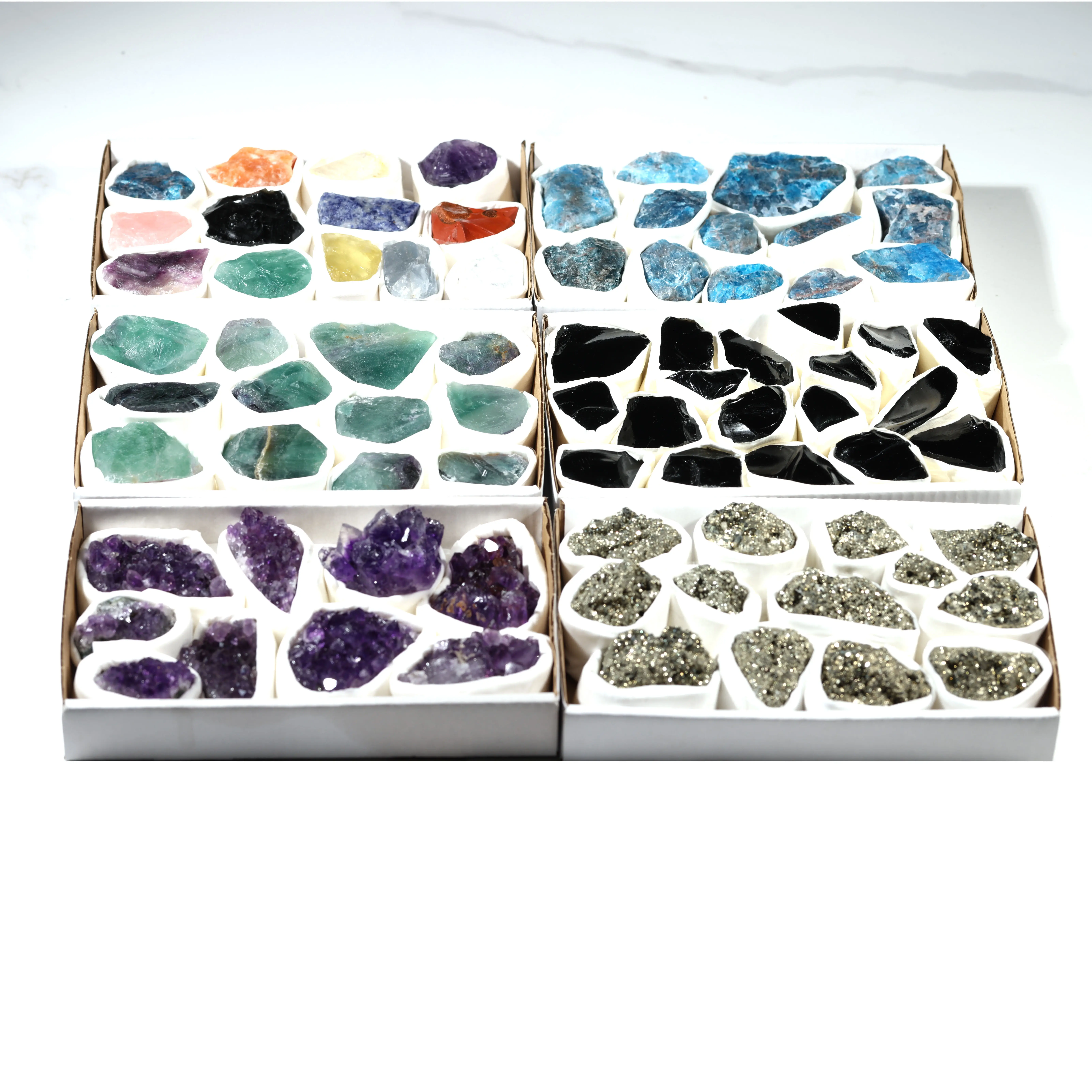Großhandel Kristall Diamant Rohstein Chakra-Set geschnitzter Rohstein für Heilung Liebe Thema Feng Shui-Stil Geschenkbox