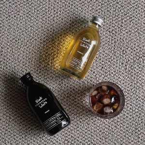 Botella de Vidrio de 200 ml para Café Frío Americano, Estilo Nuevo, Color Ámbar, Botella para Bebidas de Enzimas, Etiqueta Impermeable Personalizada con Logotipo - Product Image 4