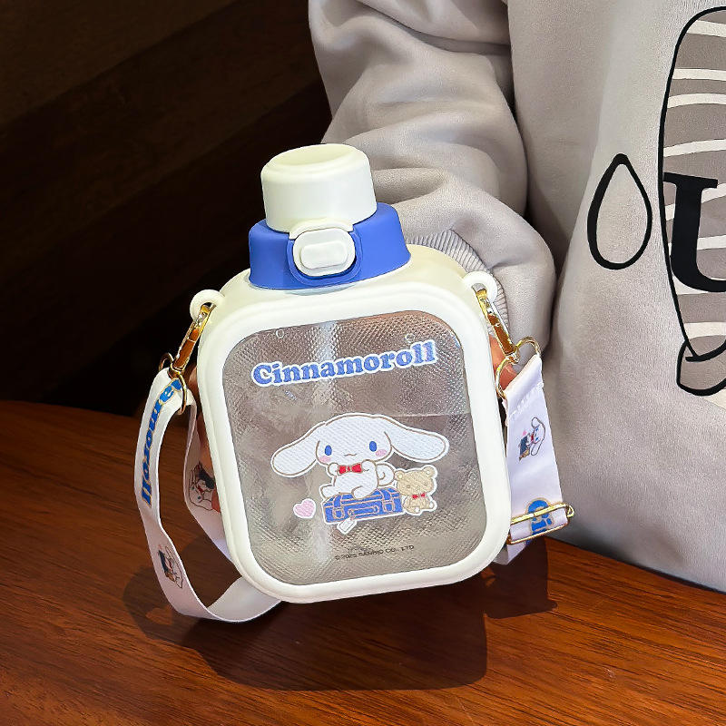 ซินนามอนโรล (สีขาว)