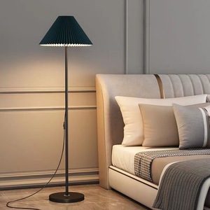 Lampe sur pied moderne de haute qualité avec abat-jour plissé simple, abat-jour classique en forme de <span class=keywords><strong>parapluie</strong></span> pour salon, chambre à coucher, pratique pour canapé-<span class=keywords><strong>lit</strong></span> - Product Image 6